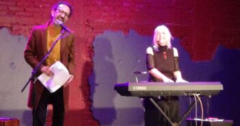 Laura Vázquez revive su historia con Biopiano en el Teatro Bar El Vicio