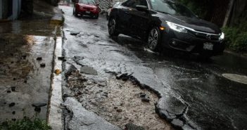 Aumentan 35% afectaciones a vehículos por los baches en un año en CDMX
