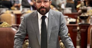 Romo pone en su lugar a Tabe: “Menos show y más gobierno”