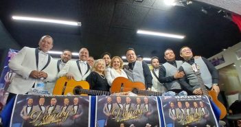 Los Dandys de Armando Navarro celebran la esencia del bolero en la Ciudad de México junto a grandes invitados