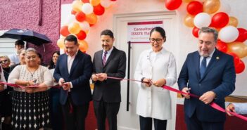 Martí Batres y Gaby Osorio formalizan donación de 220 mil metros cuadrados para regularizar predios en Tlalpan; inauguran consultorio del ISSSTE