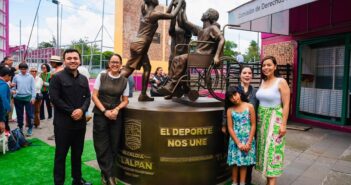 Tlalpan incorpora un nuevo símbolo de identidad inspirado en la experiencia mundialista; Gaby Osorio y la artista plástica Edysa Ponzanelli develan escultura