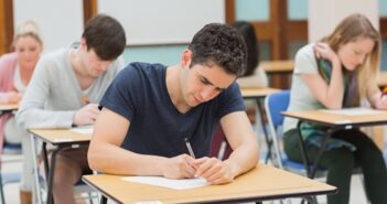 Contrapunto: El examen fallido de la UNAM: 101 mdp tirados y una juventud estigmatizada